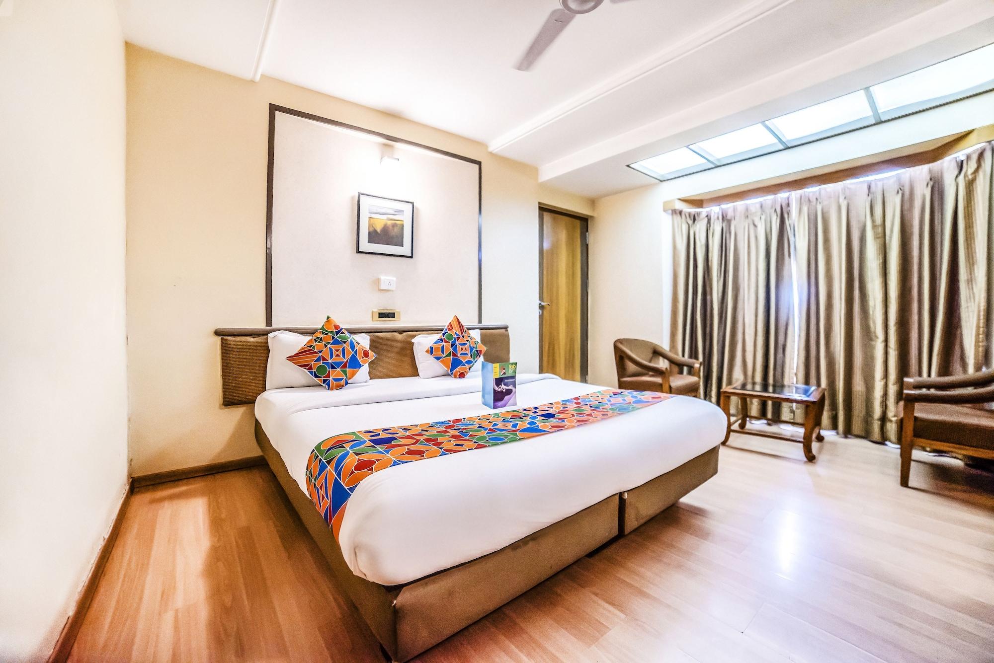 Hotel Gandharva Shivajinagar Пуна Экстерьер фото