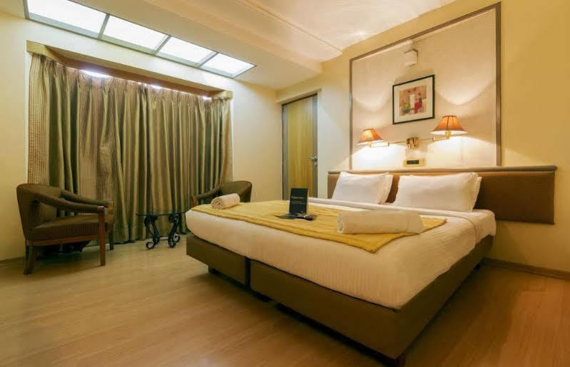Hotel Gandharva Shivajinagar Пуна Экстерьер фото